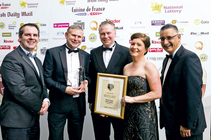 Pictured (l-r): Nigel Scully, Aryzta Food Solutions (Cuisine de France) and Dermot Griffin, The National Lottery, with Eddie and Annette Tobin, and (right) David Vaz, DMG Media Ireland (The Irish Daily Mail and The Irish Mail on Sunday).